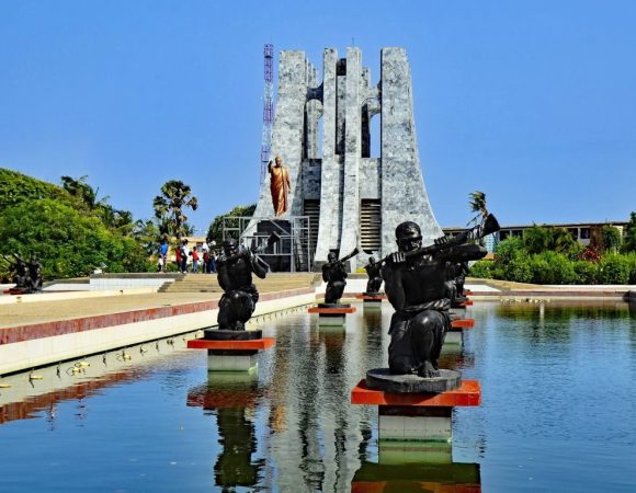 Kwame Nkrumah Mausoleum - Tour